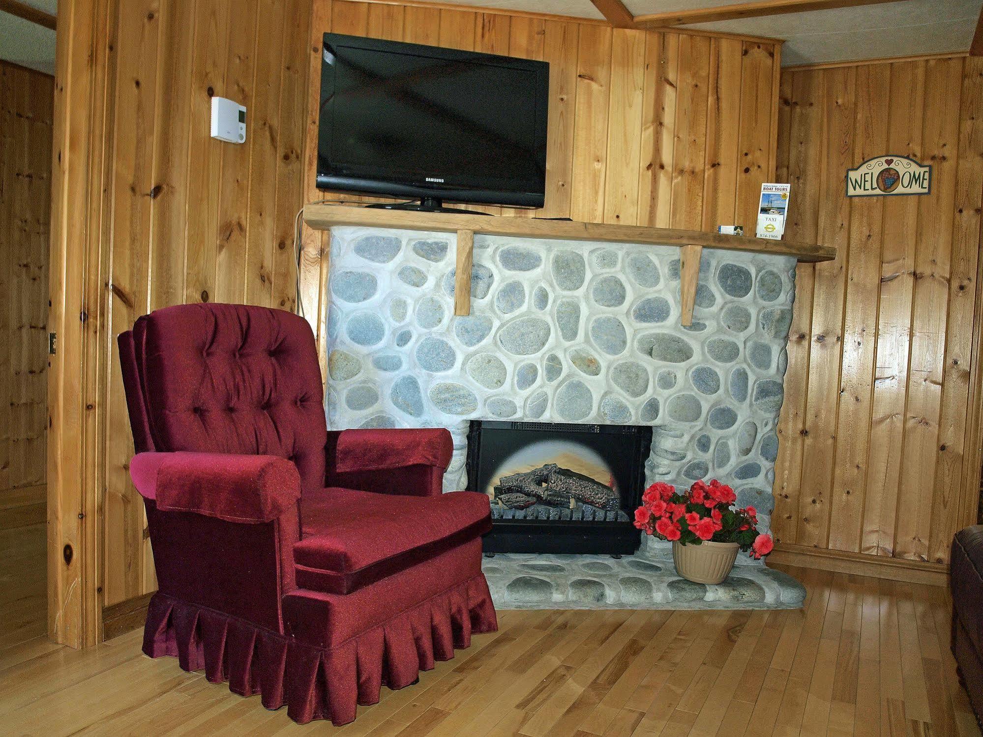 Mackenzie Motel & Cottages Shelburne Exterior foto